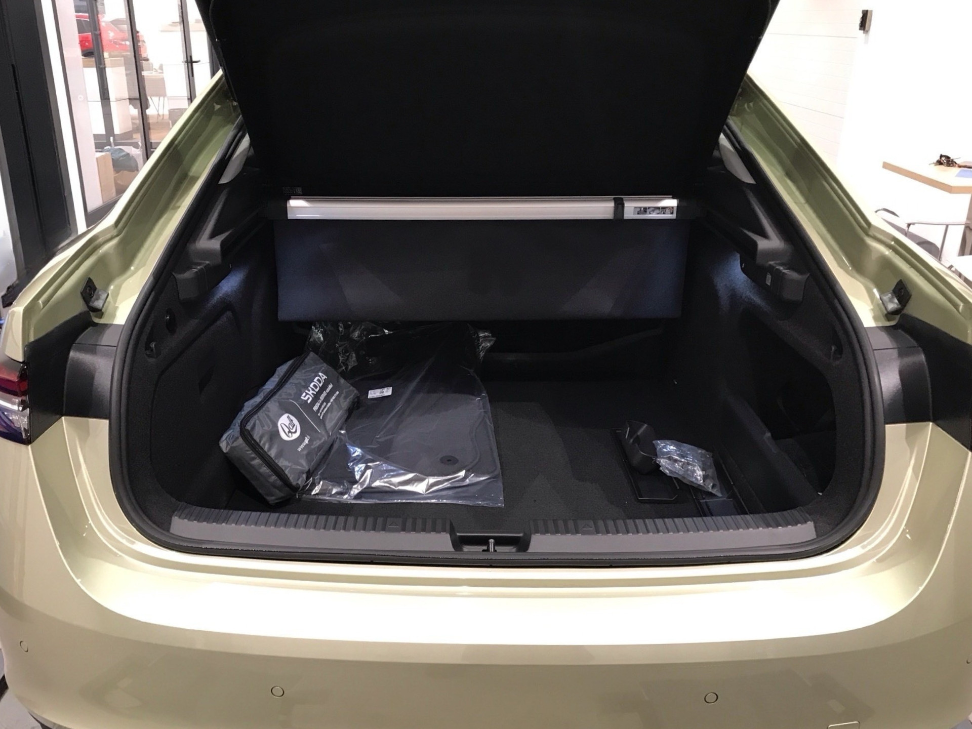 Superb Top Selection 2,0 TDI 142 kW 7-Gang automat. 4x4